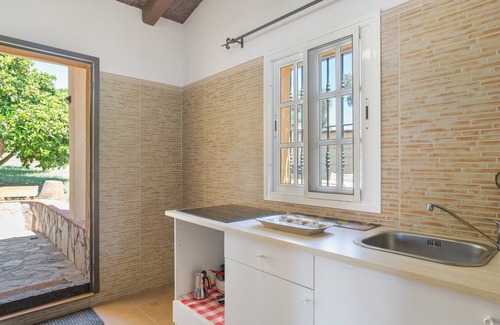 Barbate House | Holiday Home 'Altamar' with Mountain View, Wi-Fi and Air Conditioning