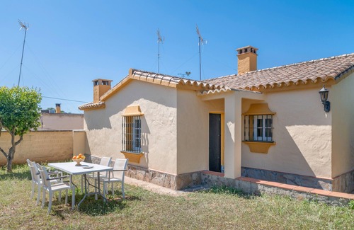 Barbate House | Holiday Home 'Altamar' with Mountain View, Wi-Fi and Air Conditioning