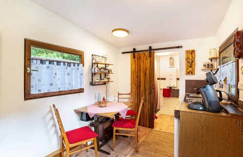 Zwickgabel House | Holiday Home 'Am Bach' with Private Terrace and Private Garden