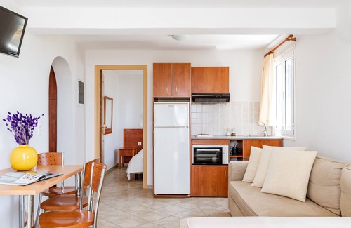 Agios Ioannis House | Holiday Home 'Anemologio 302 Tinos' with Sea View, Wi-Fi and Air Conditioning