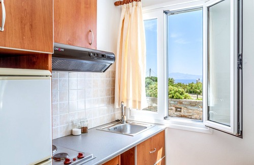 Agios Ioannis House | Holiday Home 'Anemologio 302 Tinos' with Sea View, Wi-Fi and Air Conditioning