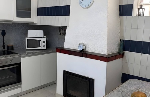 Mogadouro House | Holiday Home 'Anjú-Pardal' with Mountain View, Private Terrace and Wi-Fi