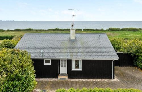 Bøjden House | Holiday Home Annalia - 50m from the sea by Interhome