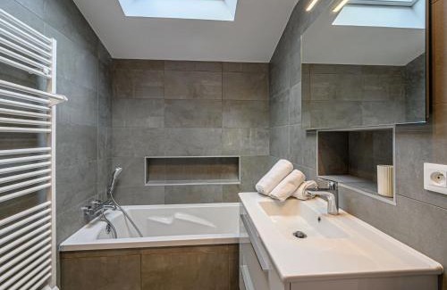 Carnac House | Holiday Home Arvor I-1 by Interhome