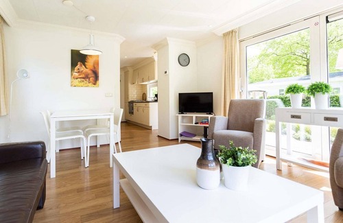 Ede Ski Chalet | ✓ Holiday home at Bospark Ede ✓ Holiday home for 3 persons ✓ Located in Ede (Gelderland) ✓ Holiday park on the Veluwe ✓ Book directly through the park
