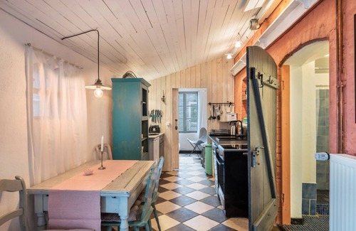 Saal House | Holiday Home 'Atelierhaus Auf Hofjumne' with Private Terrace, Private Garden and Wi-Fi