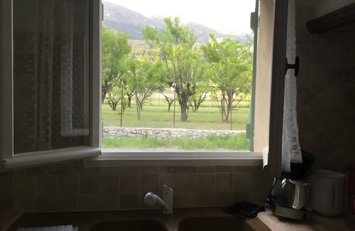 Peyroules House | Holiday Home 'Aux Portes Des Gorges Du Verdon' with Mountain View, Private Terrace and Garden