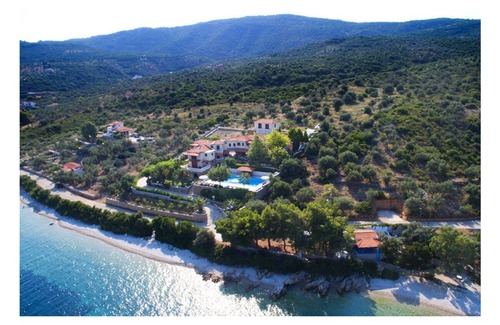 Nimfea House | Holiday Home 'Beach Villa Alonissos For 2 People' with Shared Pool, Wi-Fi and Air Conditioning
