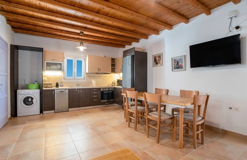 Chrissi Akti House | Holiday Home 'Blue Xenia - 3' with Sea View, Wi-Fi and Air Conditioning