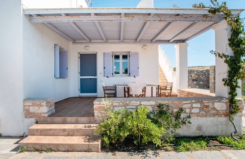 Chrissi Akti House | Holiday Home 'Blue Xenia' with Sea View, Wi-Fi and Air Conditioning