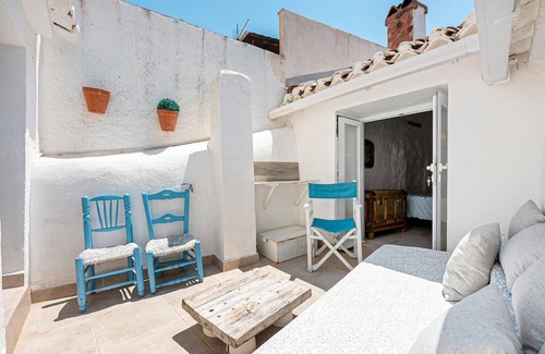 Alcaucin House | Holiday Home 'Bonita Residencia' with Private Terrace