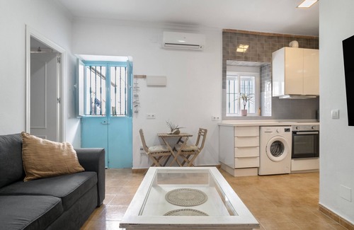 Barbate House | Holiday Home 'Buganvilla' with Wi-Fi