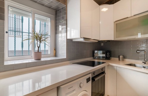 Barbate House | Holiday Home 'Buganvilla' with Wi-Fi
