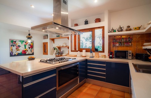 La Savina House | Holiday Home 'Can Tamarix' with Private Pool, Wi-Fi and Air Conditioning
