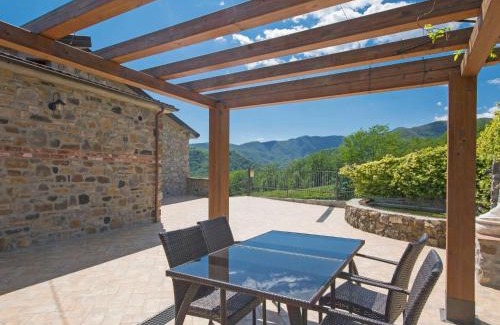 Tresana House | Holiday Home Cantiniere by Interhome