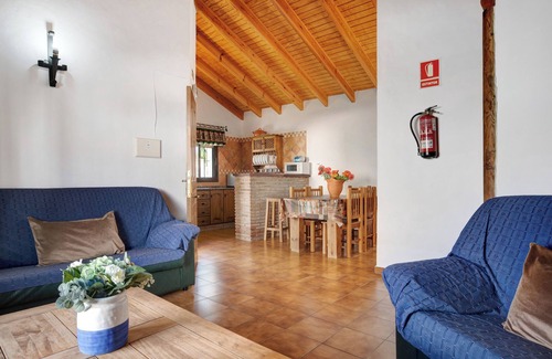 Zahora House | Holiday Home "Casa Alberto" On the Beach with Terrace, Garden, Wi-Fi & A/C