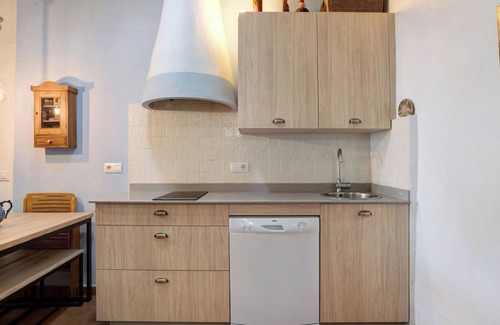 Grazalema House | Holiday Home 'Casa Calle Del Carmen' with Mountain View, Wi-Fi and Air Conditioning
