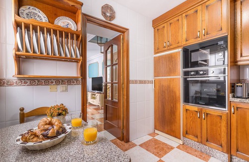 Almunecar House | Holiday Home 'Casa Carmen' with Sea View, Wi-Fi and Air Conditioning