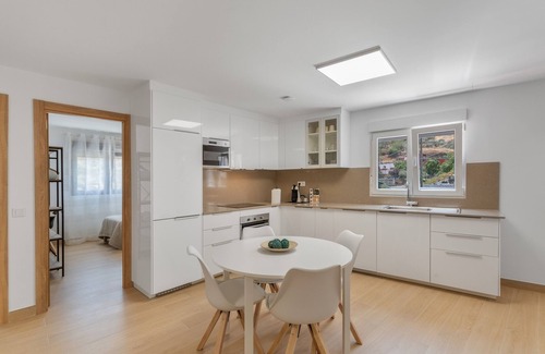 La Solana House | Holiday Home 'Casa De Vacaciones 2' with Mountain View and Wi-Fi
