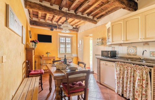 Villabuona House | Holiday Home 'Casa Di Laino' with Private Terrace, Wi-Fi and Air Conditioning