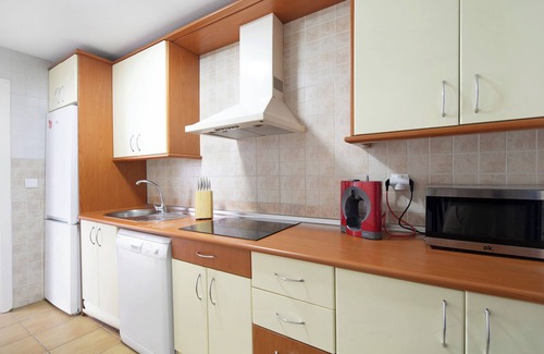 Rota House | Holiday Home 'Casa En Costa Ballena' with Shared Pool, Private Terrace and Air Conditioning