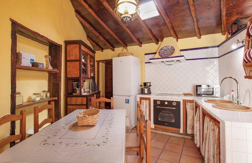 Chirche House | Holiday Home Casa Rural Vidal with Sea View, Jacuzzi, Wi-Fi, A/C & Terrace; Parking Available