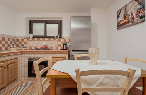 Golfo Aranci House | Holiday Home 'Casa Bice 2' close to the Sea with Garden & Wi-Fi