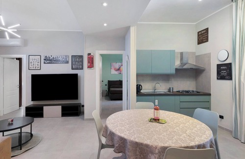 Imperia House | Holiday Home 'Casa Margherita' with Shared Pool, Wi-Fi and Air Conditioning