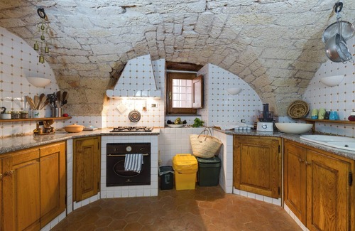 Cuglieri House | Holiday Home "Casa Verdi" with View of the Cathedral, Terrace & Wi-Fi