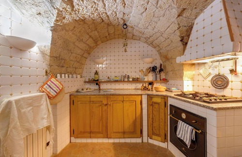 Cuglieri House | Holiday Home "Casa Verdi" with View of the Cathedral, Terrace & Wi-Fi