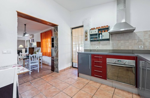 Bellvey House | Holiday Home 'Casa Verde Es Vida' with Sea View, Wi-Fi and Air Conditioning