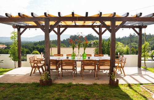 Vila Nova de Poiares House | Holiday Home 'Casalinho Do Chafariz' with Mountain View, Wi-Fi and Air Conditioning