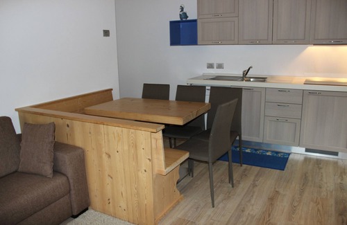 Alba House | Holiday Home 'Claudia's Apartment Blu' with Mountain View and Balcony