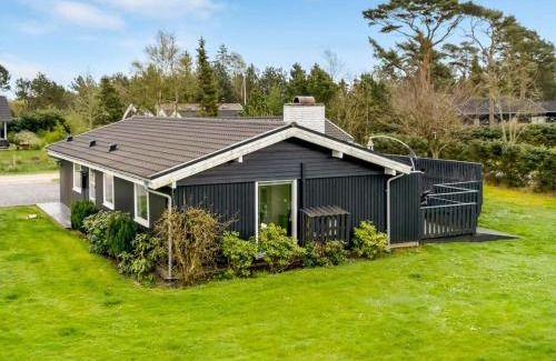 Hou House | Holiday Home Clarabelle - 700m from the sea by Interhome