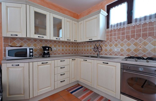Bari Sardo House | Holiday Home 'Con Aria Condizionata' with Mountain View and Air Conditioning