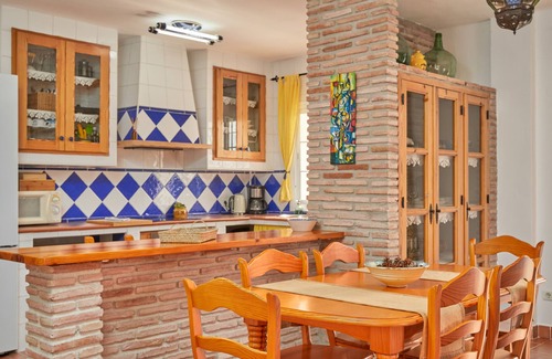 Frigiliana House | Holiday Home 'Cortijo Los Ángeles Morea' with Sea View, Wi-Fi and Air Conditioning