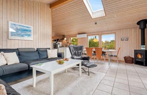 Kramnitse House | Holiday Home Dagna - 400m from the sea by Interhome