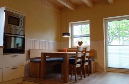 Fahretoft House | Holiday Home 'Dat Nordseehus' with Private Terrace, Private Garden and Wi-Fi