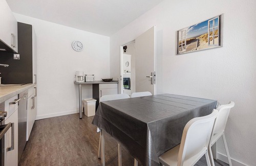 Bad Fallingbostel House | Holiday Home 'Ferienhaus Heide' with Private Terrace and Wi-Fi