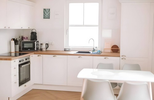 Stove House | Holiday Home 'Ferienhaus Mühlenperle' with Private Terrace, Private Garden and Wi-Fi