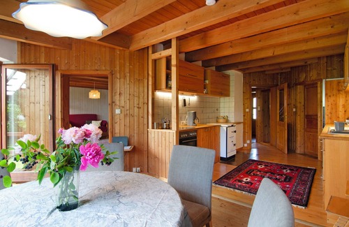 Wahlwies House | Holiday Home with Private Terrace, Private Garden and Wi-Fi