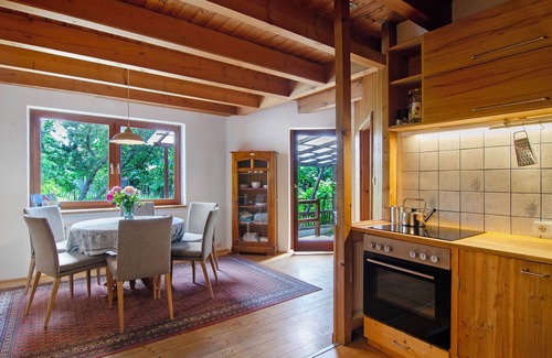 Wahlwies House | Holiday Home with Private Terrace, Private Garden and Wi-Fi