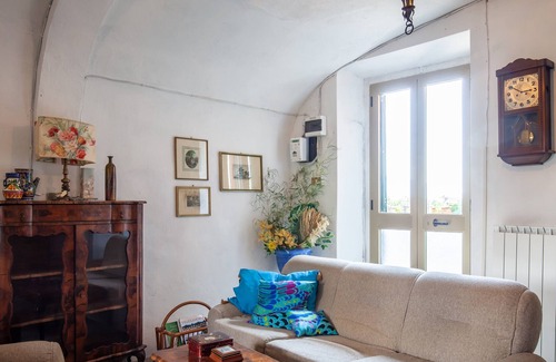 Masero House | Holiday Home 'Delle Nocciole' with Shared Terrace