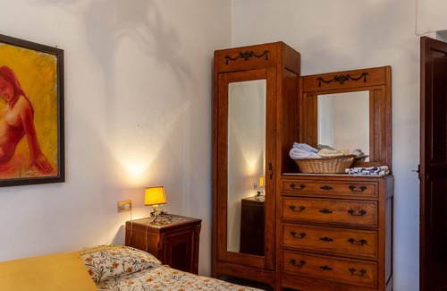 Masero House | Holiday Home 'Delle Nocciole' with Shared Terrace