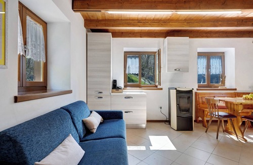 Folgaria House | Holiday Home 'Della Melania' with Mountain View and Pool