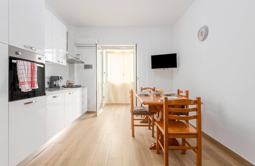 Palermo House | Holiday Home 'Diga' with Mountain View, Wi-Fi and Air Conditioning