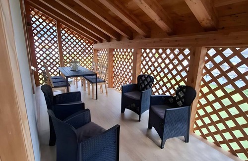 Mezzano House | Holiday Home 'Dimora Dajana' with Mountain View, Private Terrace and Wi-Fi