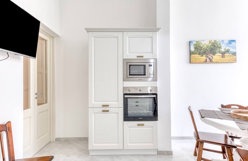 Alessano House | Holiday Home 'Don Paolo' with Private Terrace, Wi-Fi and Air Conditioning