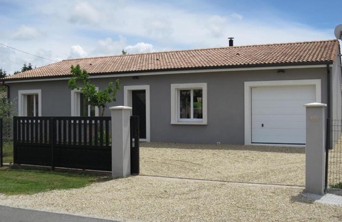 Soulac-sur-Mer House | Holiday Home Dorgeles - SUL130 by Interhome