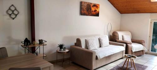 Quartino Apartment | Holiday Home Dragonfly